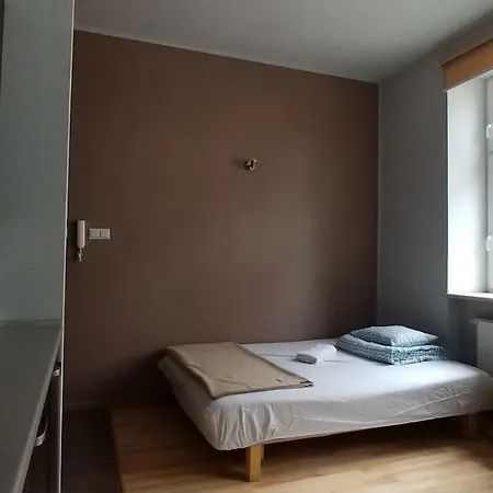 999 Aparthostel Auberge de jeunesse