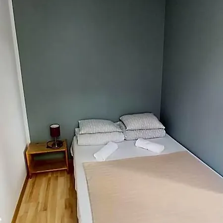 999 Aparthostel Hostel