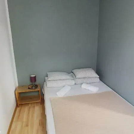 999 Aparthostel Hostel Kraków